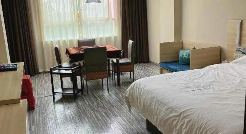 Bed in City Comfort Inn Huizhou Huiyang High-speed Railway Station