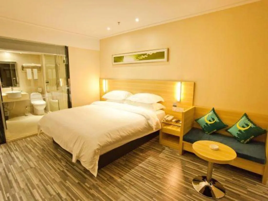 Bed in City Comfort Inn Huizhou Huiyang High-speed Railway Station