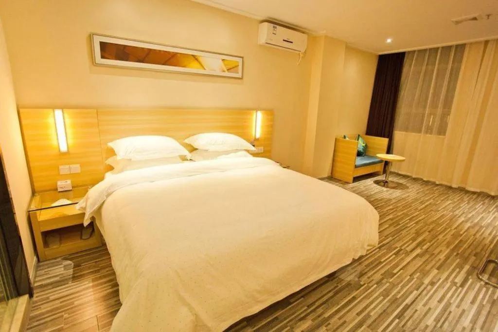 Bed in City Comfort Inn Huizhou Huiyang High-speed Railway Station