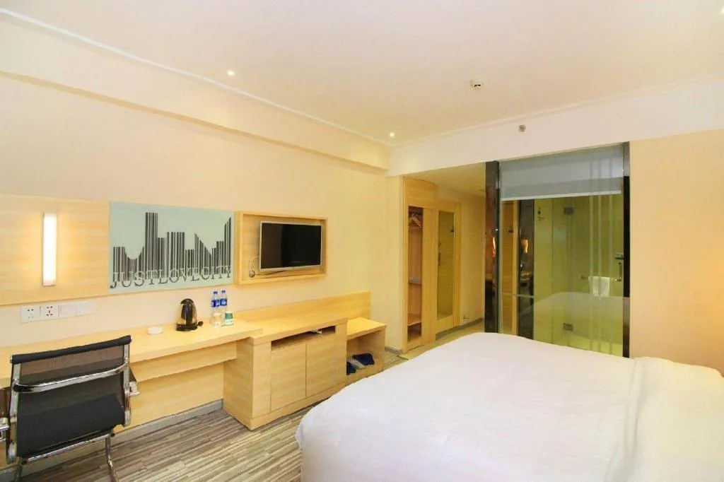 Bed in City Comfort Inn Huizhou Huiyang High-speed Railway Station