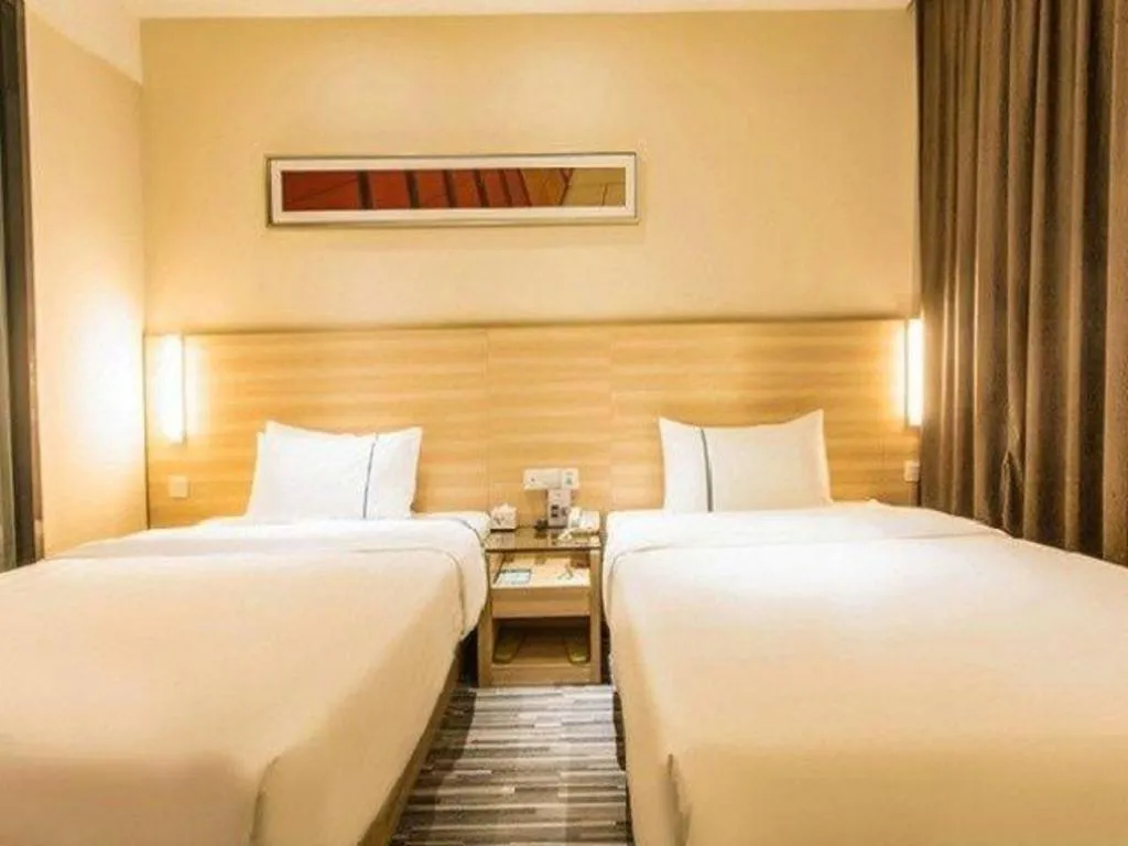 Bed in City Comfort Inn Guigang Pingnan Bus Station Jiangbin Park