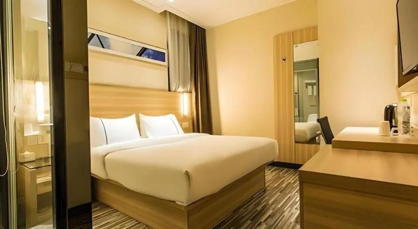 Bed in City Comfort Inn Guigang Pingnan Bus Station Jiangbin Park