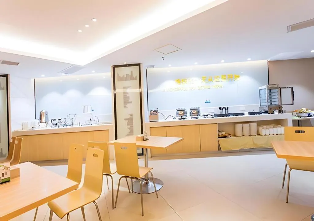 City Comfort Inn Guigang Pingnan Bus Station Jiangbin Park