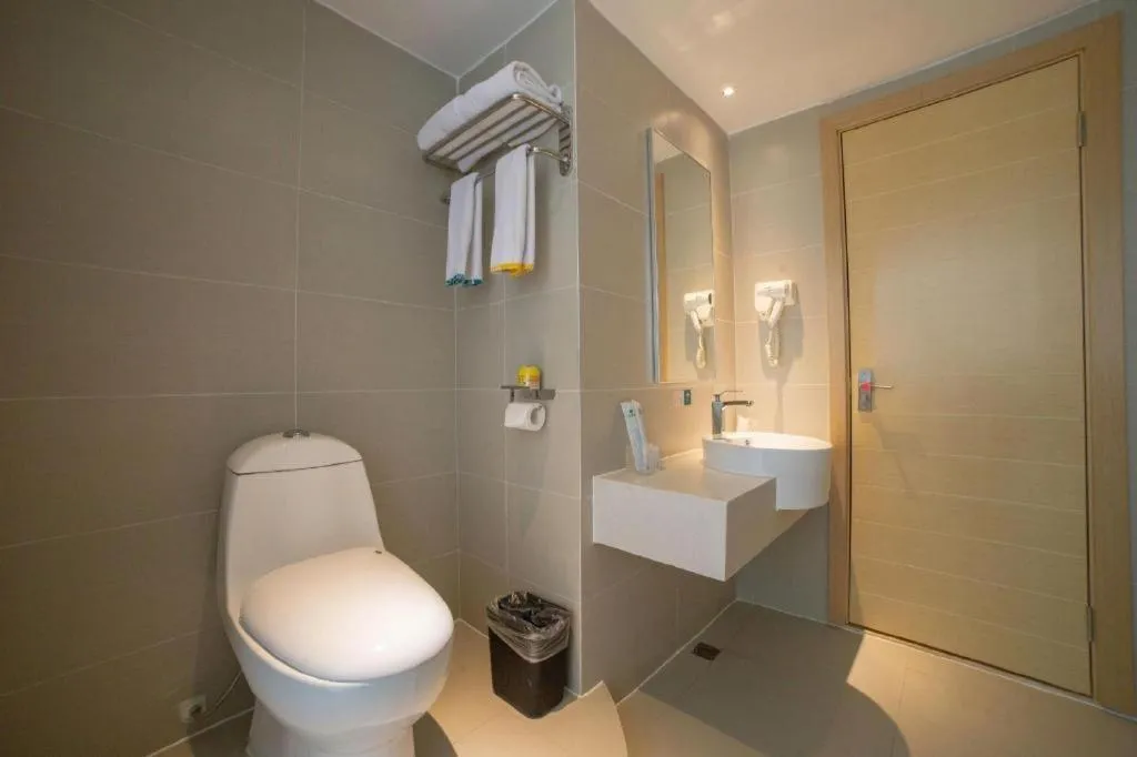 City Comfort Inn Guigang Pingnan Bus Station Jiangbin Park