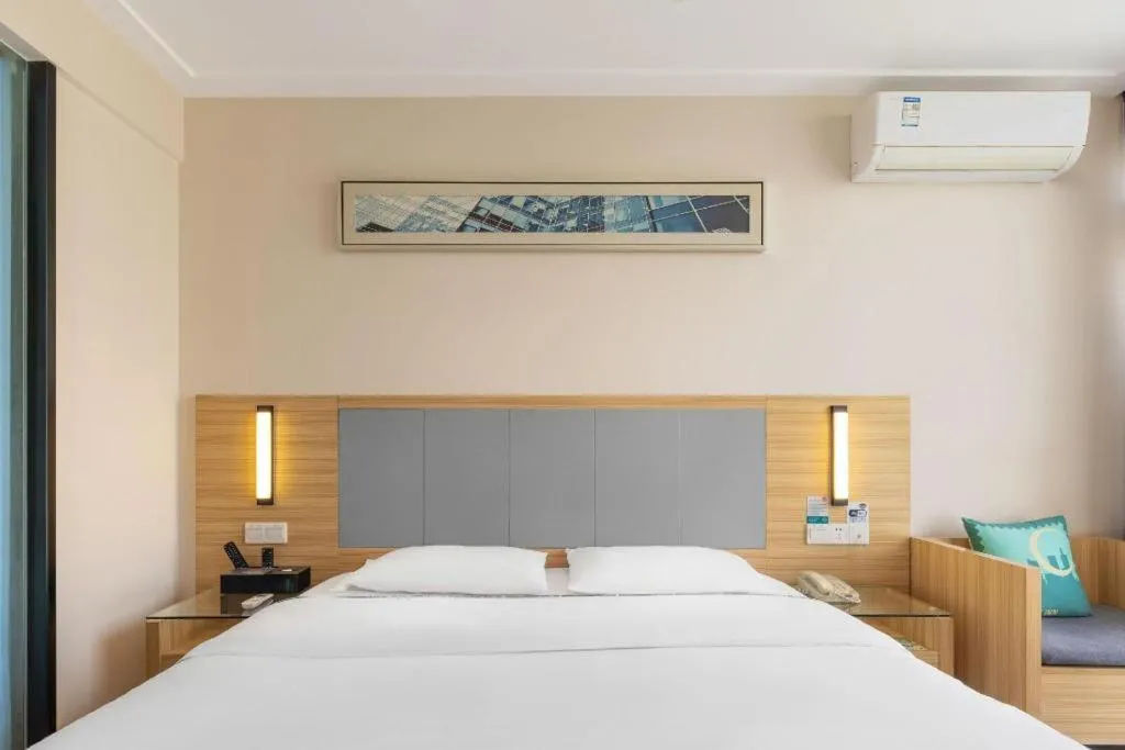Bed in City Comfort Inn Zhanjiang Middle Renmin Avenue Dingsheng Square