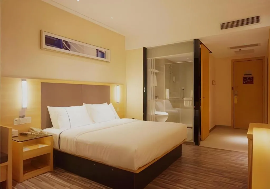 Bed in City Comfort Inn Zhanjiang Middle Renmin Avenue Dingsheng Square