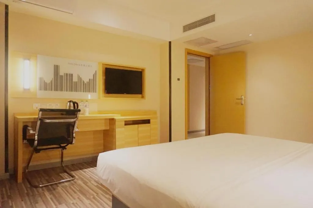 Bed in City Comfort Inn Zhanjiang Middle Renmin Avenue Dingsheng Square