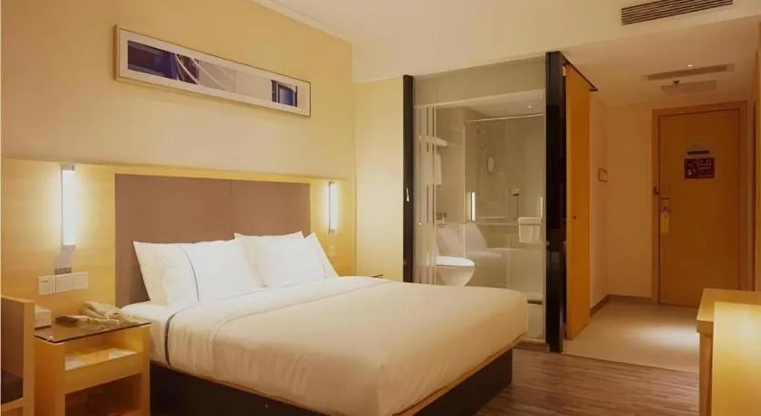 Bed in City Comfort Inn Zhanjiang Middle Renmin Avenue Dingsheng Square