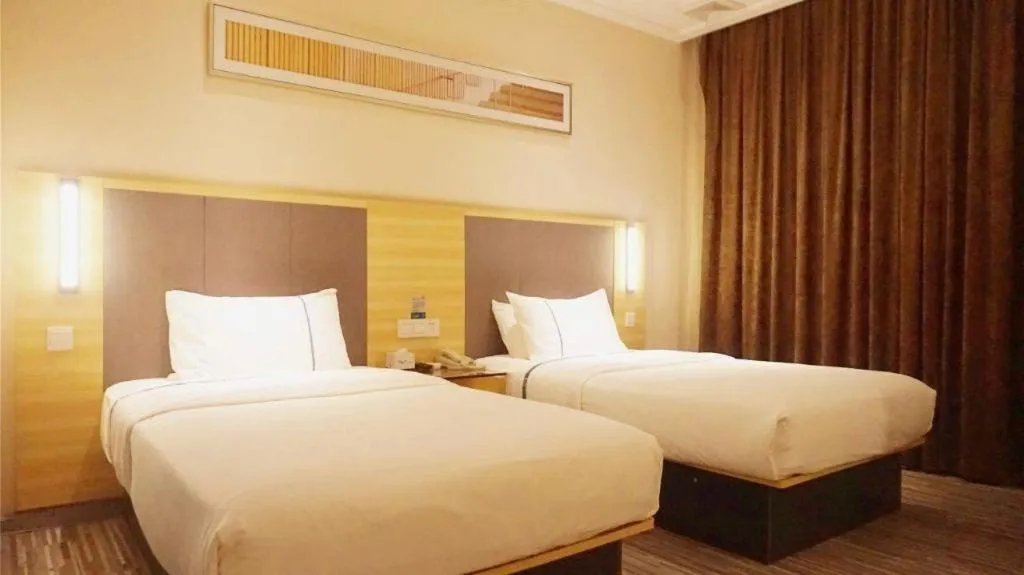 Bed in City Comfort Inn Zhanjiang Middle Renmin Avenue Dingsheng Square