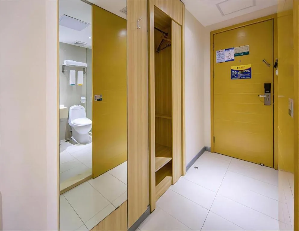 Bed in City Comfort Inn Zhanjiang Middle Renmin Avenue Dingsheng Square