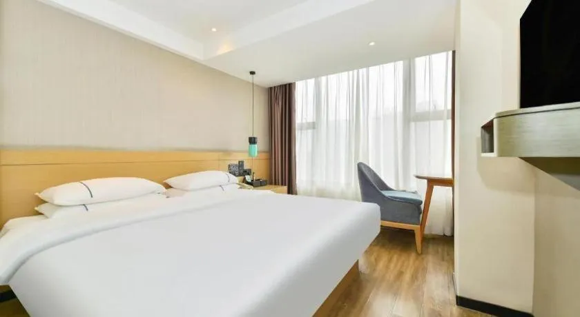 Bed in City Comfort Inn Guiyang North High Speed Railway Station