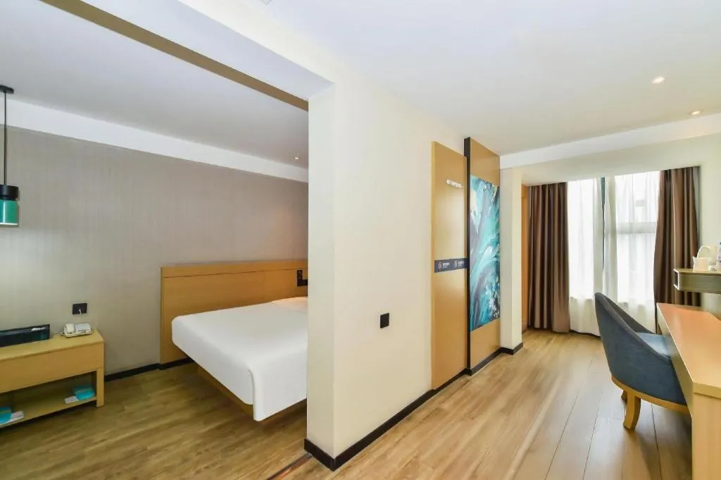 Bed in City Comfort Inn Guiyang North High Speed Railway Station