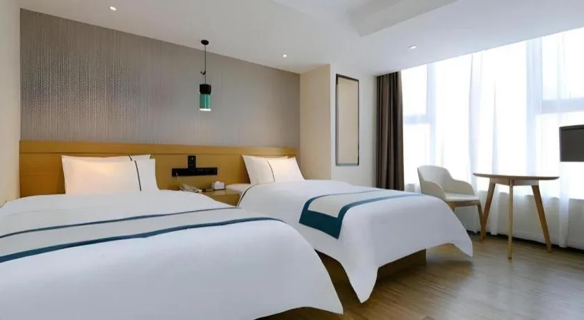 Bed in City Comfort Inn Guiyang North High Speed Railway Station