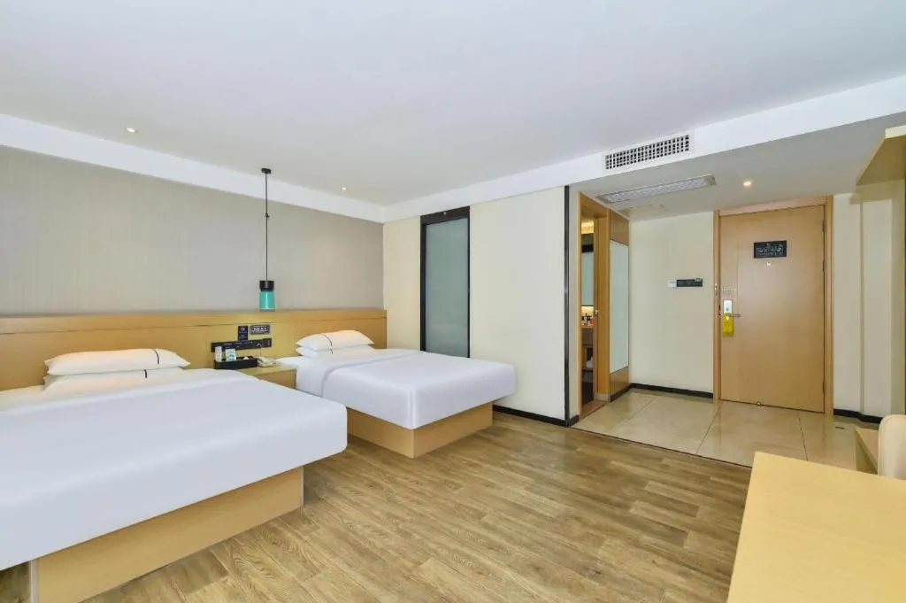 Bed in City Comfort Inn Guiyang North High Speed Railway Station