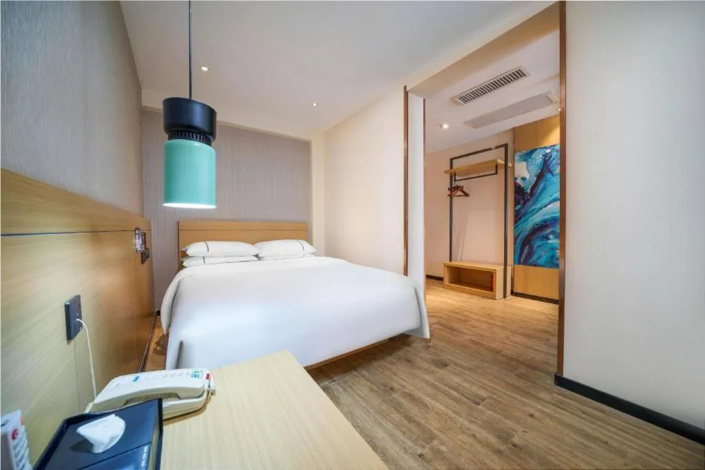 Bed in City Comfort Inn Guiyang North High Speed Railway Station