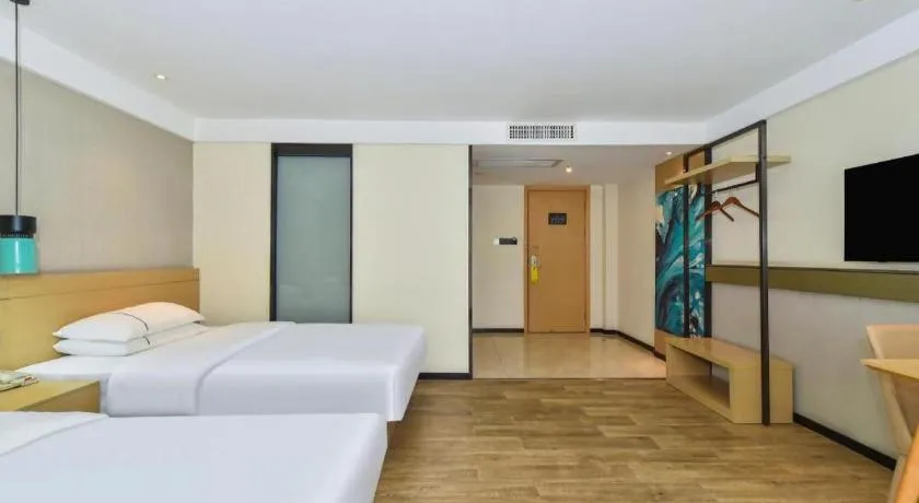 Bed in City Comfort Inn Guiyang North High Speed Railway Station