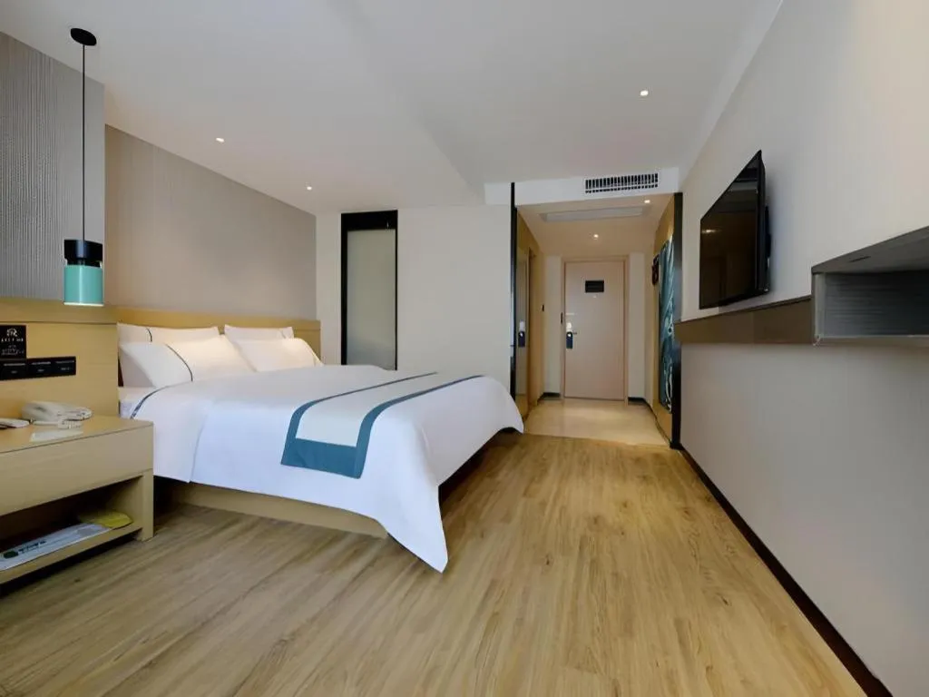 Bed in City Comfort Inn Guiyang North High Speed Railway Station