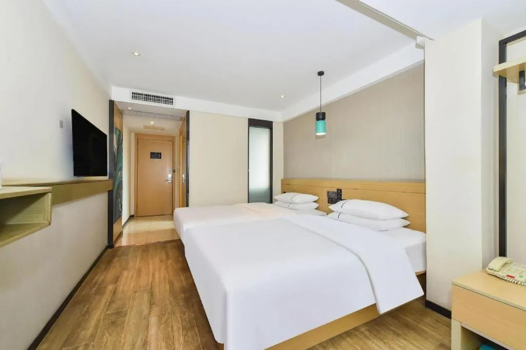 Bed in City Comfort Inn Guiyang North High Speed Railway Station