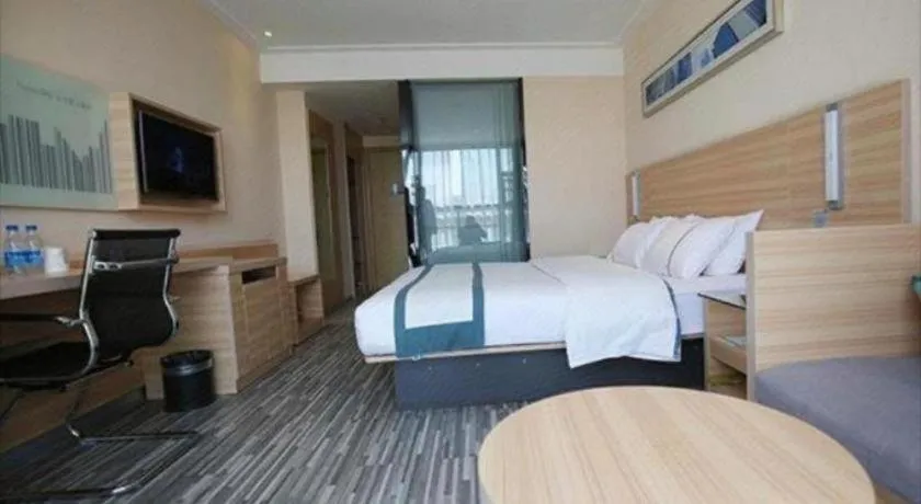 Bed in City Comfort Inn Lichuan Railway Station Tenglong Cave