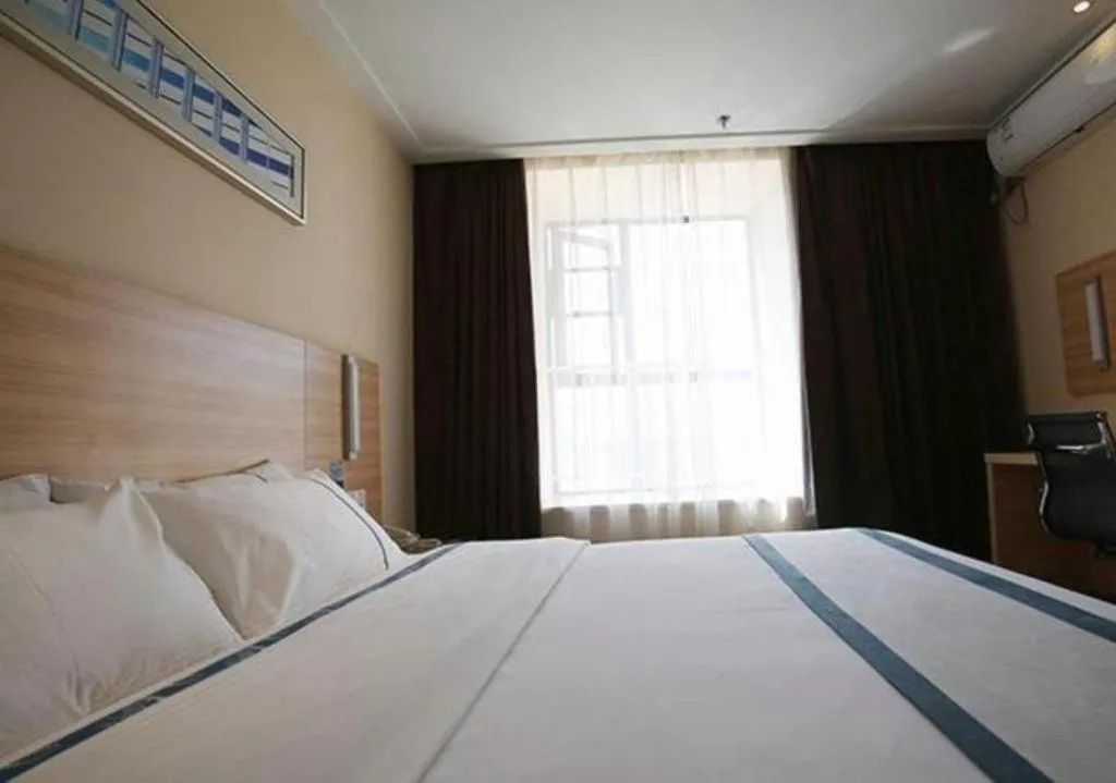 Bed in City Comfort Inn Lichuan Railway Station Tenglong Cave