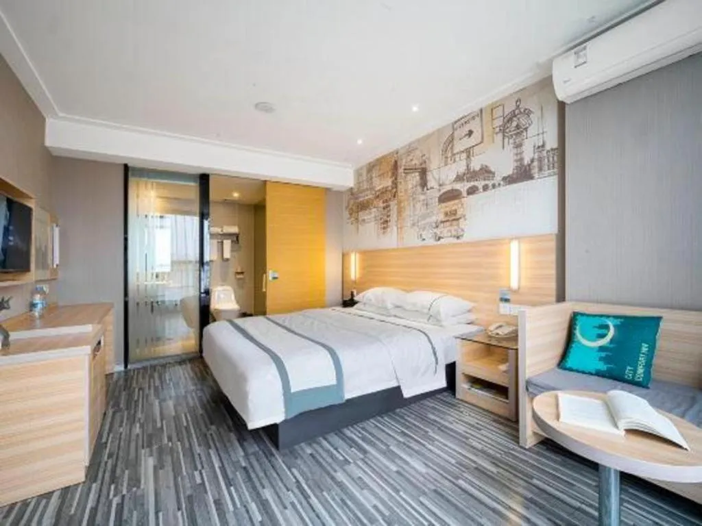 Bed in City Comfort Inn Lichuan Railway Station Tenglong Cave