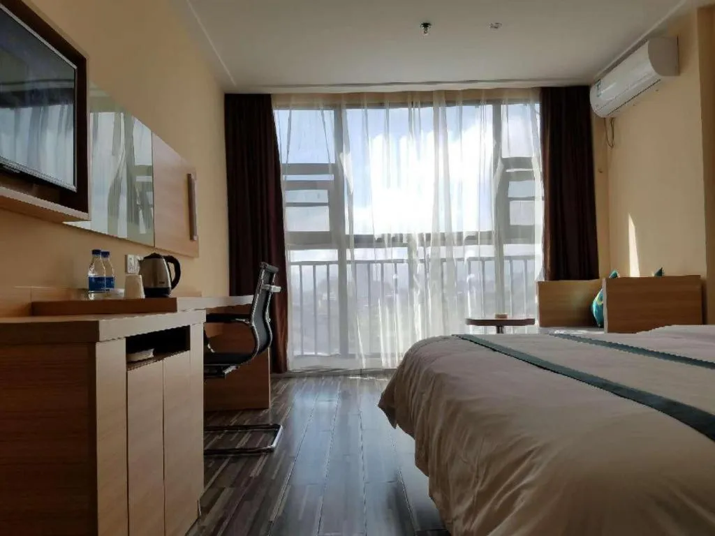 Bed in City Comfort Inn Lichuan Railway Station Tenglong Cave