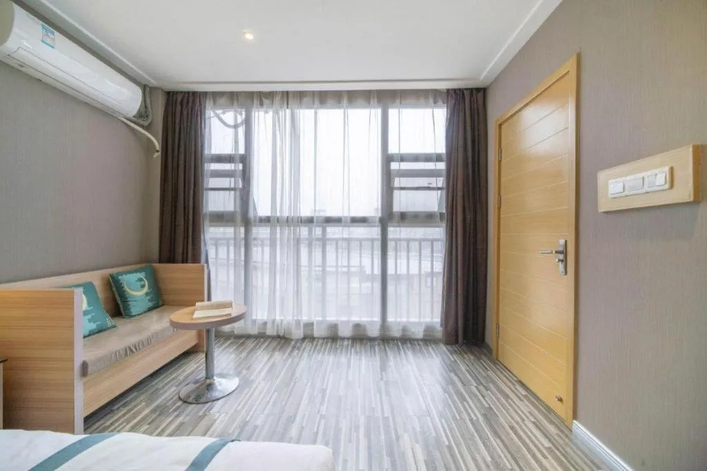 Bed in City Comfort Inn Lichuan Railway Station Tenglong Cave