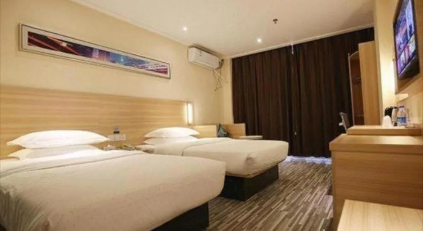 Bed in City Comfort Inn Lichuan Railway Station Tenglong Cave