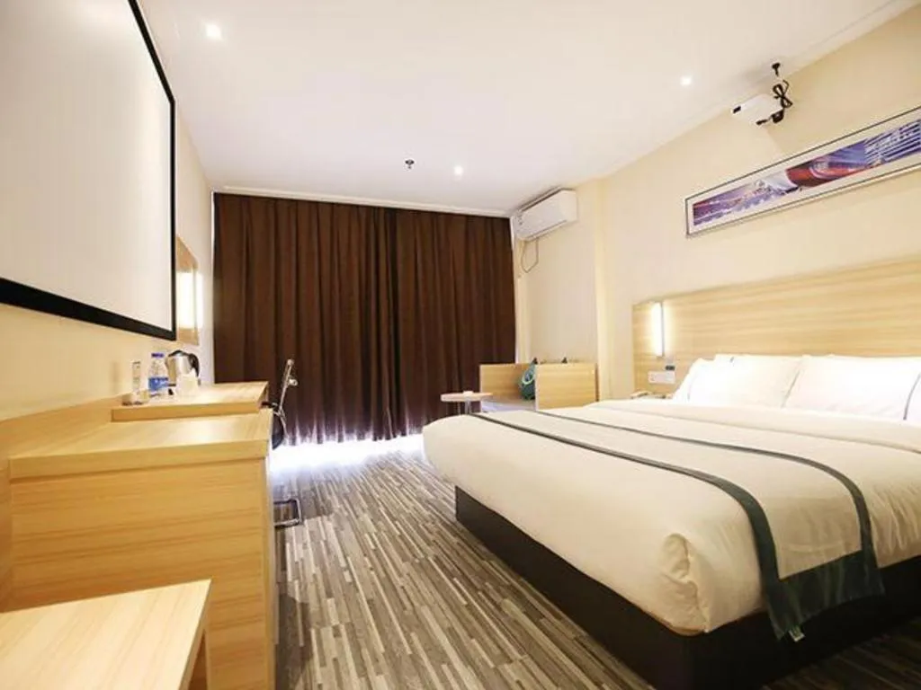 Bed in City Comfort Inn Lichuan Railway Station Tenglong Cave