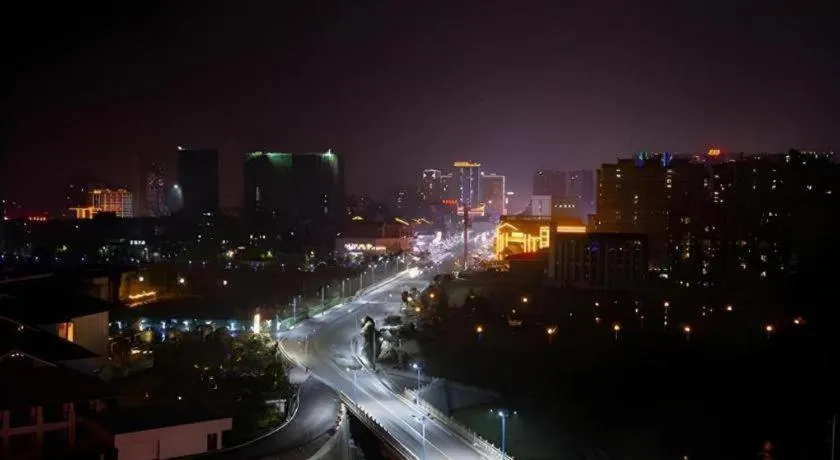 City Comfort Inn Lichuan Railway Station Tenglong Cave