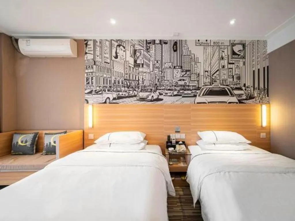 Bed in City Comfort Inn Lichuan Railway Station Tenglong Cave