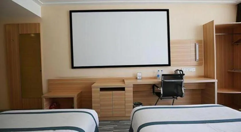 Bed in City Comfort Inn Lichuan Railway Station Tenglong Cave