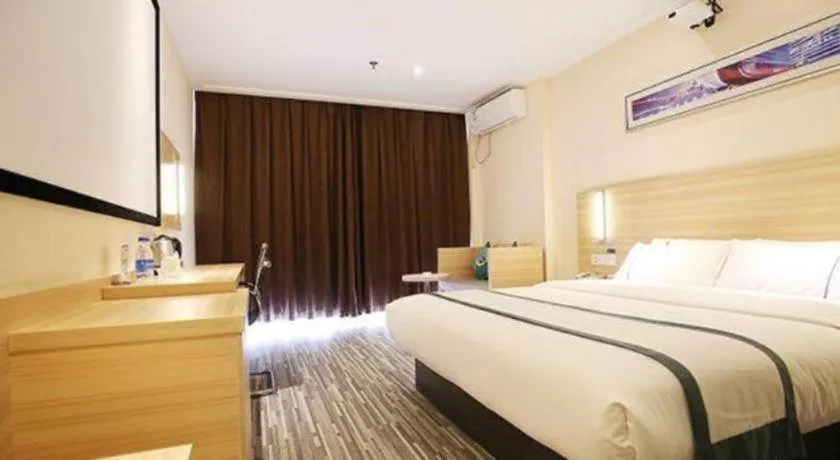 Bed in City Comfort Inn Lichuan Railway Station Tenglong Cave