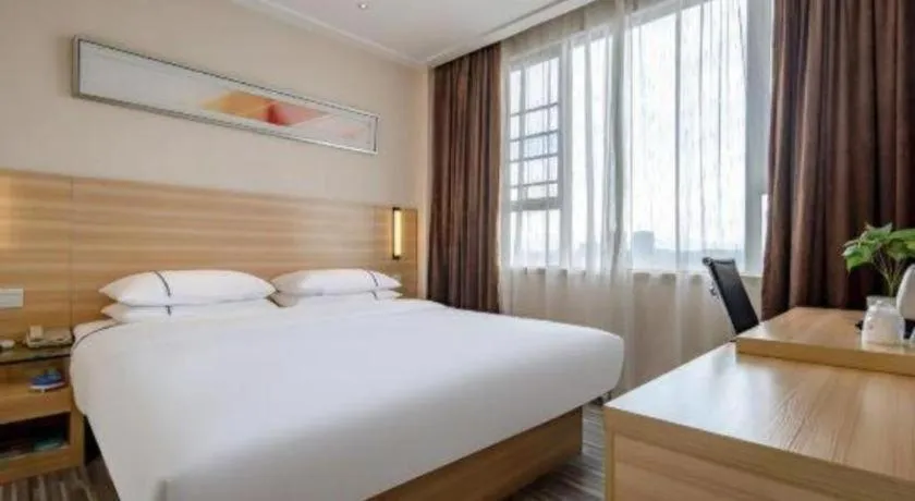 Bed in City Comfort Inn Hezhou High Speed Railway Station