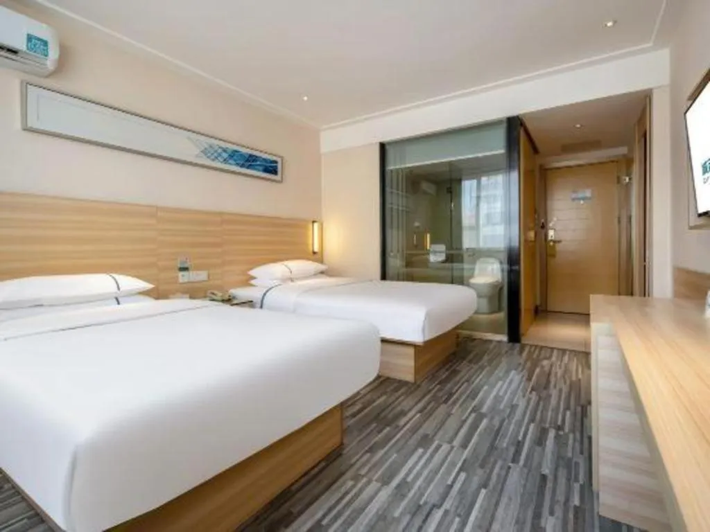 Bed in City Comfort Inn Hezhou High Speed Railway Station