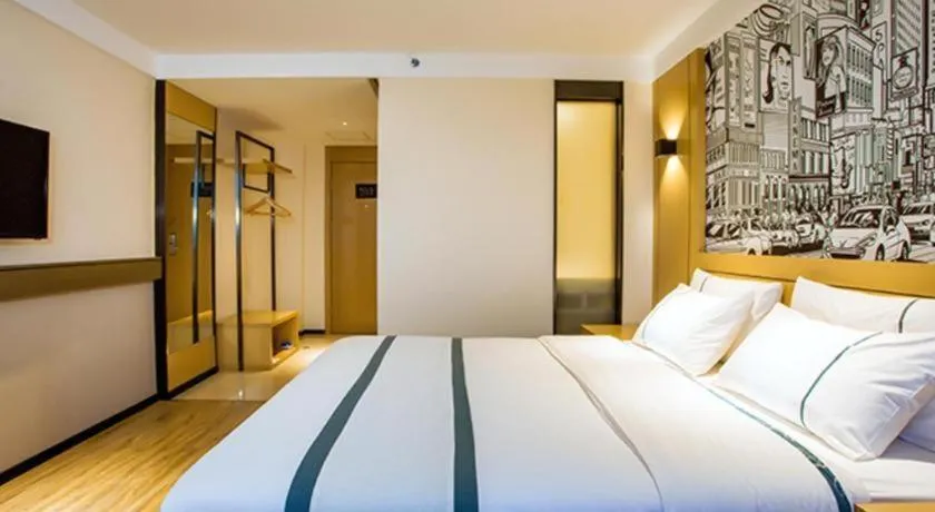 Bed in City Comfort Inn Guilin Pingle