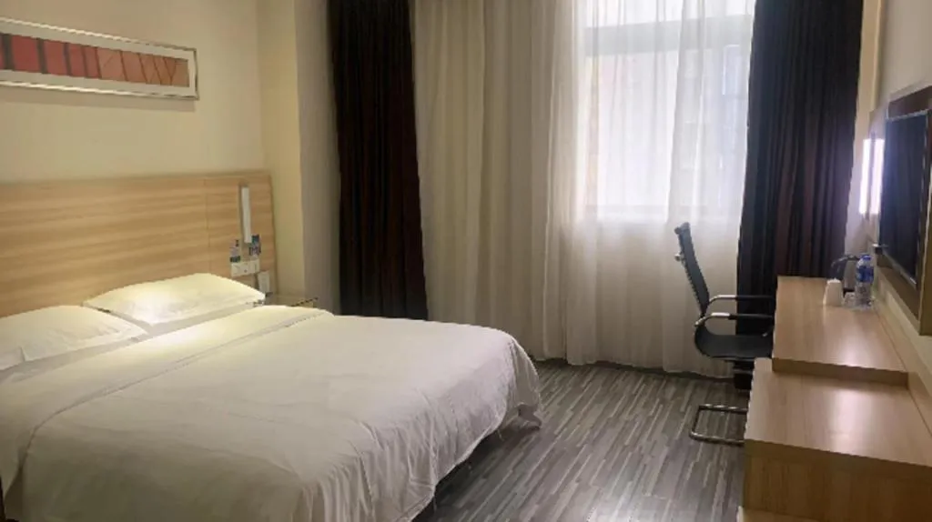 Bed in City Comfort Inn Wuhan Guanggu Finance Port