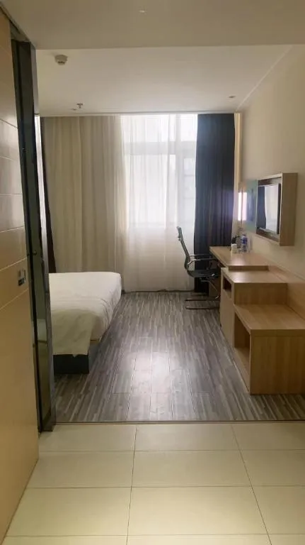 Bed in City Comfort Inn Wuhan Guanggu Finance Port