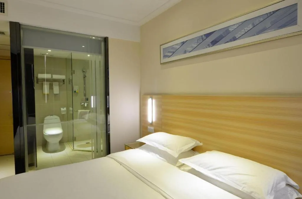 Bed in City Comfort Inn Wuhan Guanggu Finance Port