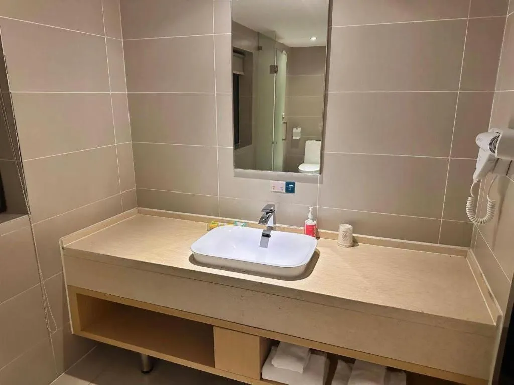 City Comfort Inn Wuhan Guanggu Finance Port