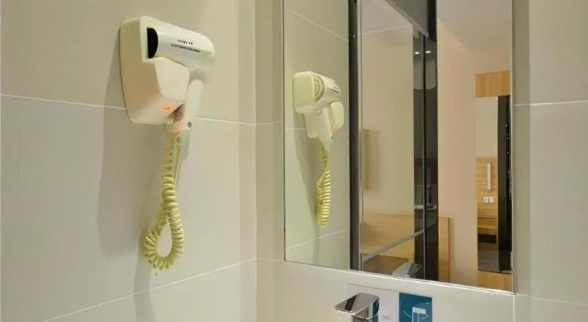 City Comfort Inn Wuhan Guanggu Finance Port