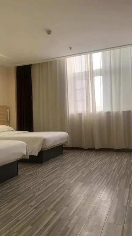 Bed in City Comfort Inn Wuhan Guanggu Finance Port