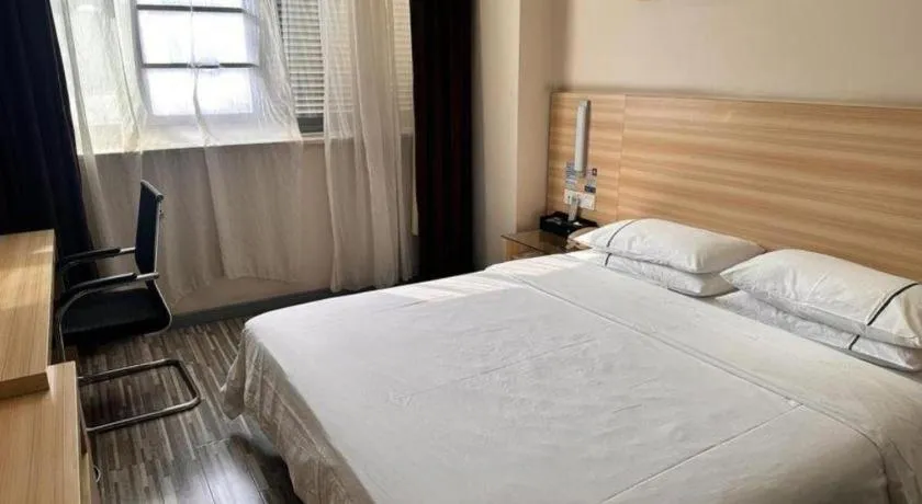 Bed in City Comfort Inn Wuhan Guanggu Finance Port
