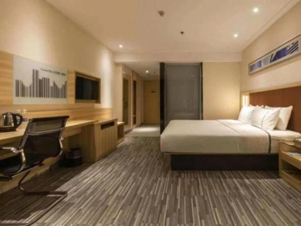 Bed in City Comfort Inn Wuhan Guanggu Finance Port