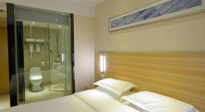 Bed in City Comfort Inn Wuhan Guanggu Finance Port