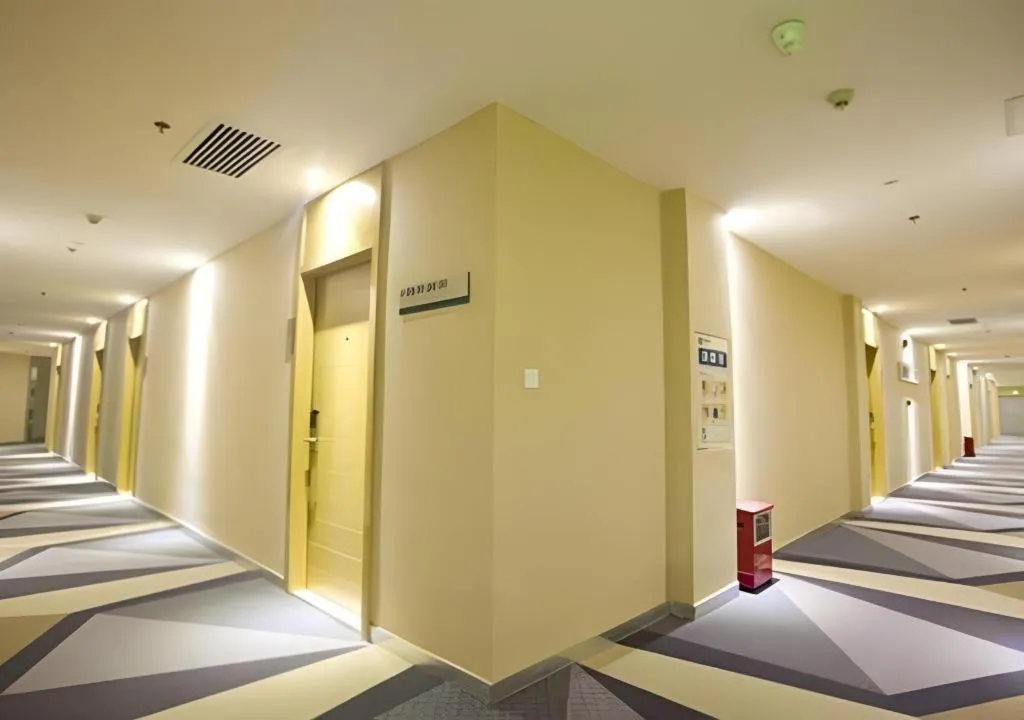 Bed in City Comfort Inn Zhuhai Hengqin Ocean Kingdom Huafa Shangdu