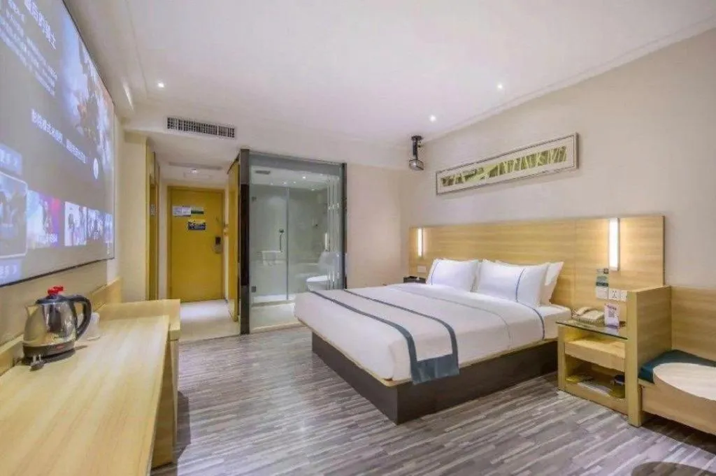 Bed in City Comfort Inn Zhuhai Hengqin Ocean Kingdom Huafa Shangdu