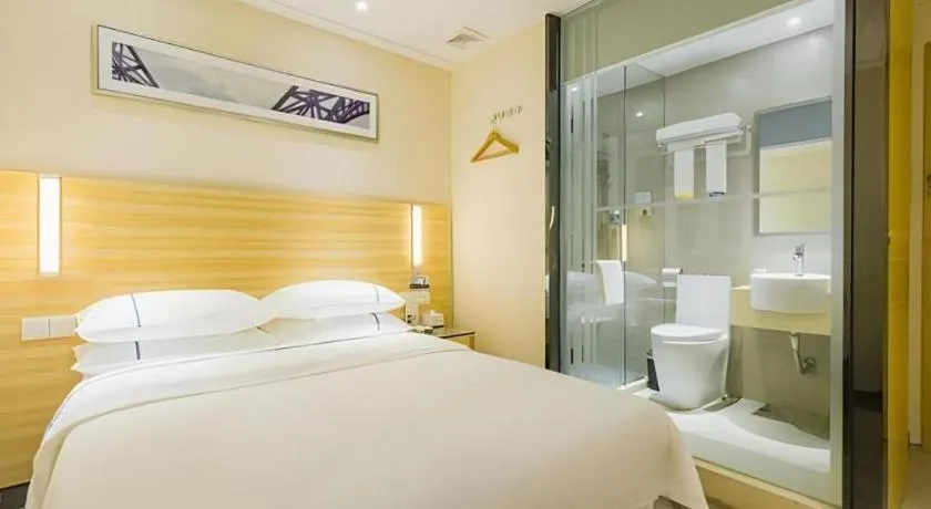 Bed in City Comfort Inn Zhuhai Hengqin Ocean Kingdom Huafa Shangdu