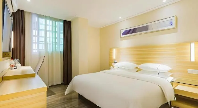 Bed in City Comfort Inn Zhuhai Hengqin Ocean Kingdom Huafa Shangdu