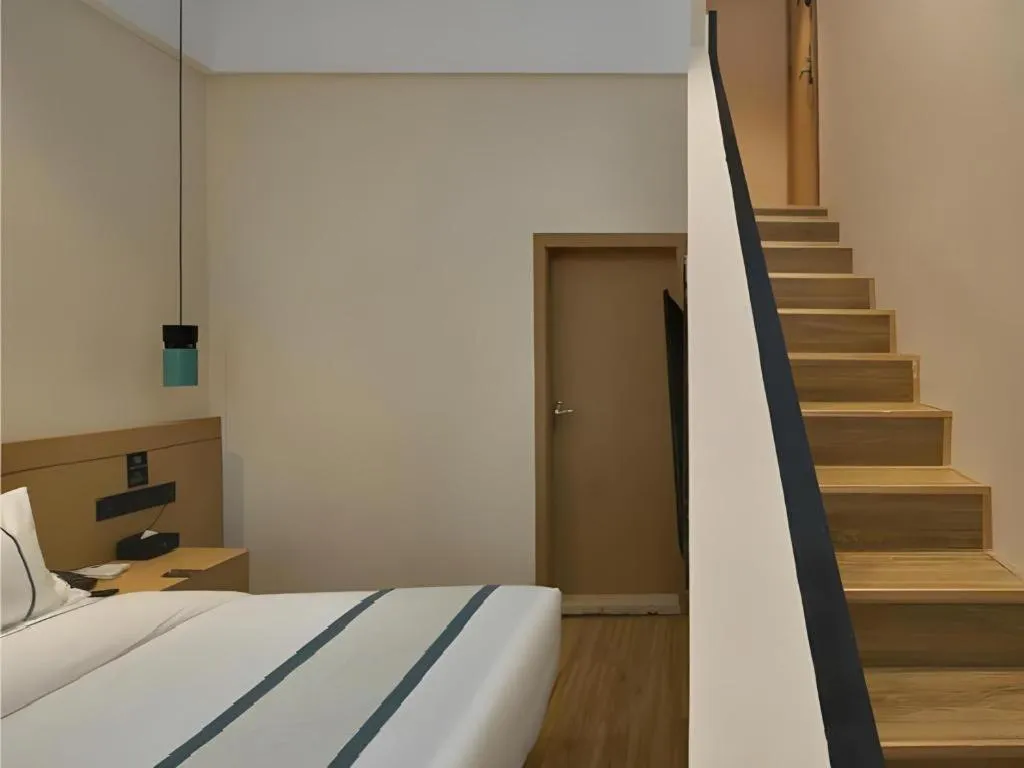 Bed in City Comfort Inn Liuzhou Wuling Liutai Road